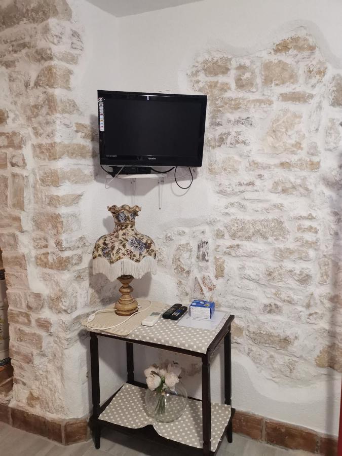 Apartment Giulio - 10Mt To The Beach Rovinj Exterior foto