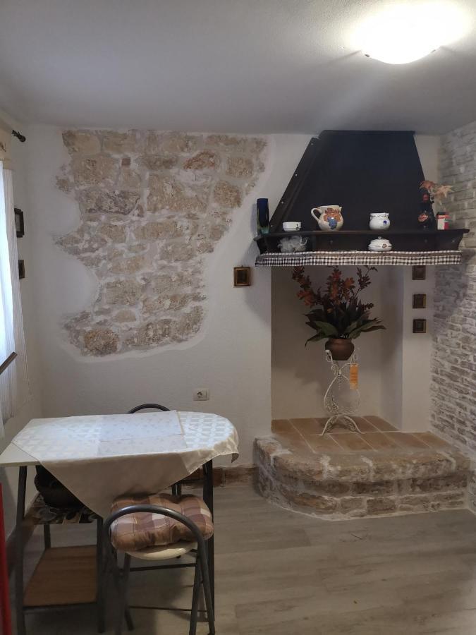 Apartment Giulio - 10Mt To The Beach Rovinj Exterior foto