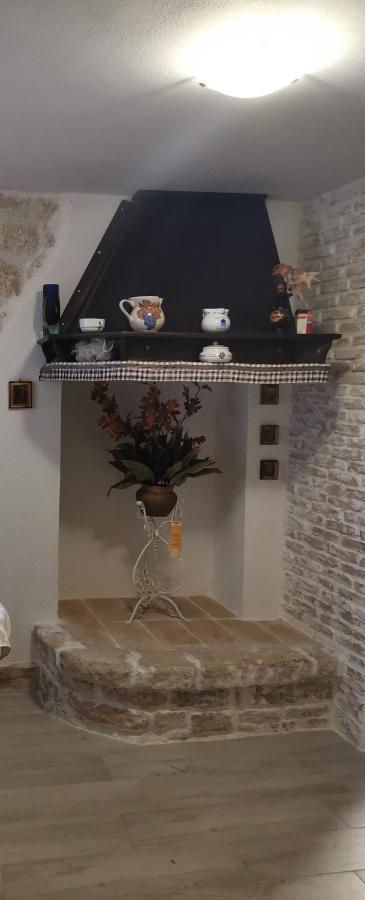 Apartment Giulio - 10Mt To The Beach Rovinj Exterior foto
